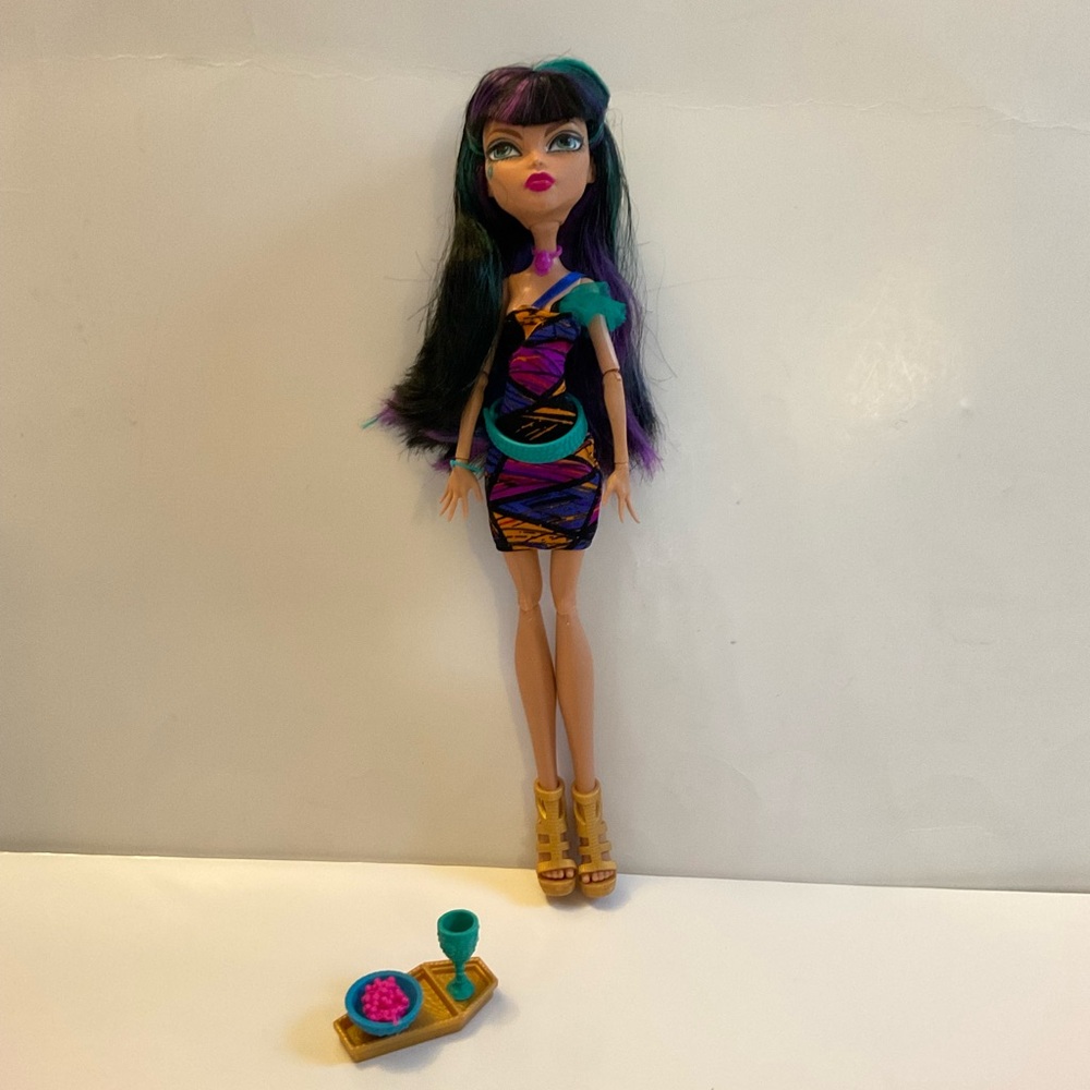 Monster High Creepateria Cleo De Nile Doll